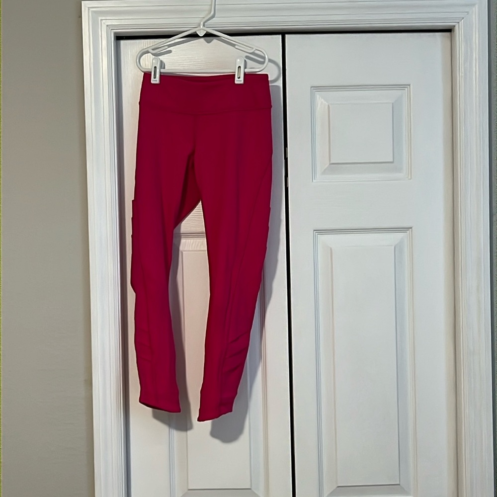 Lululemon hot pink capri leggings